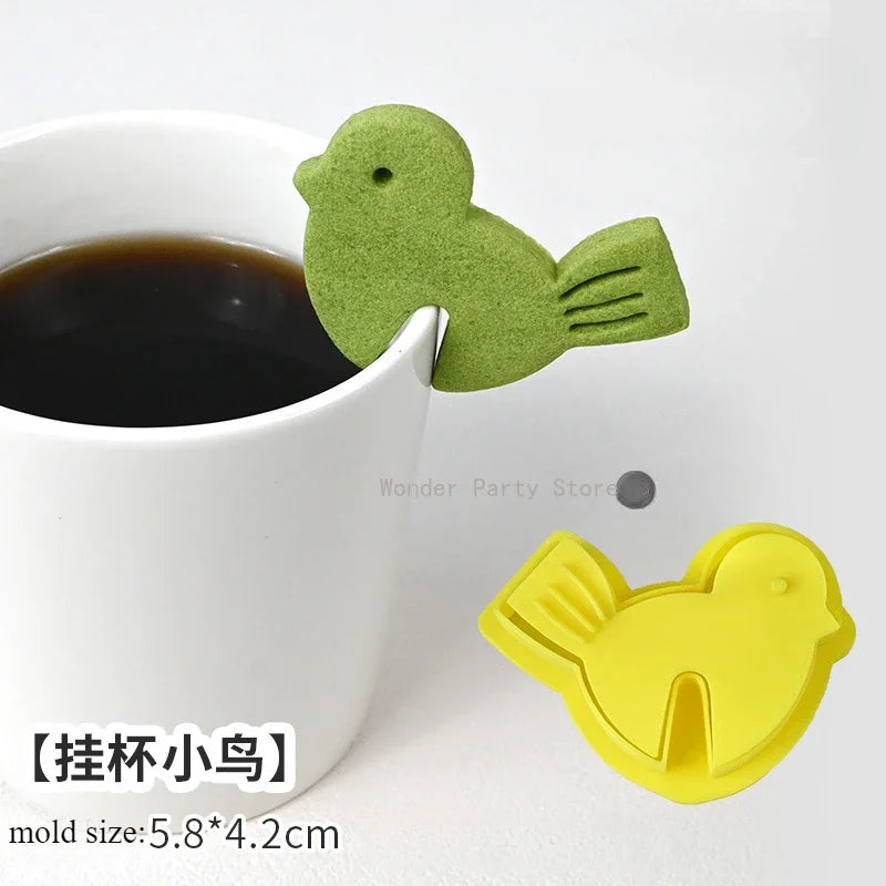 biscuits animaux dessin animé emporte pièces créatifs chats cerfs écureuils marron vert jaune