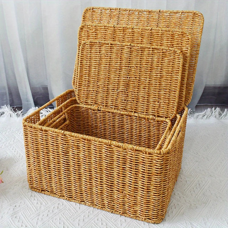panier marron clair tressé rustique couvercle poignées intégrées rangement traditionnel durableintérieur chambre cuisine