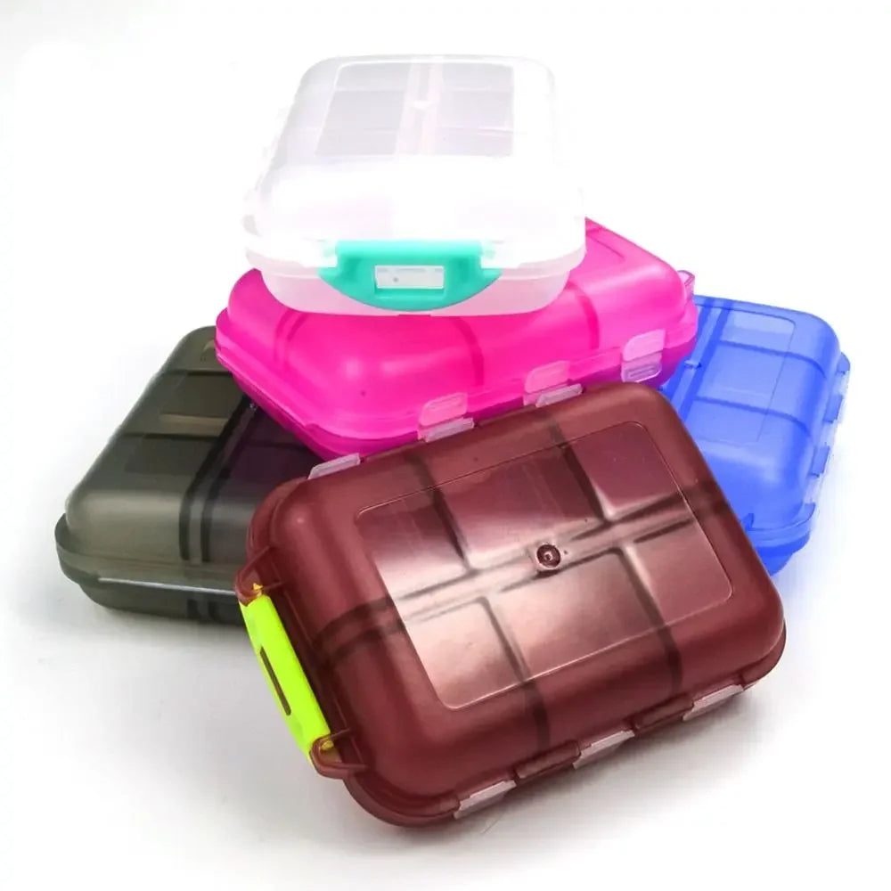 boîte rangement pilules compartiments portative blanc rose gris bleu clips pratique compact plastique mat