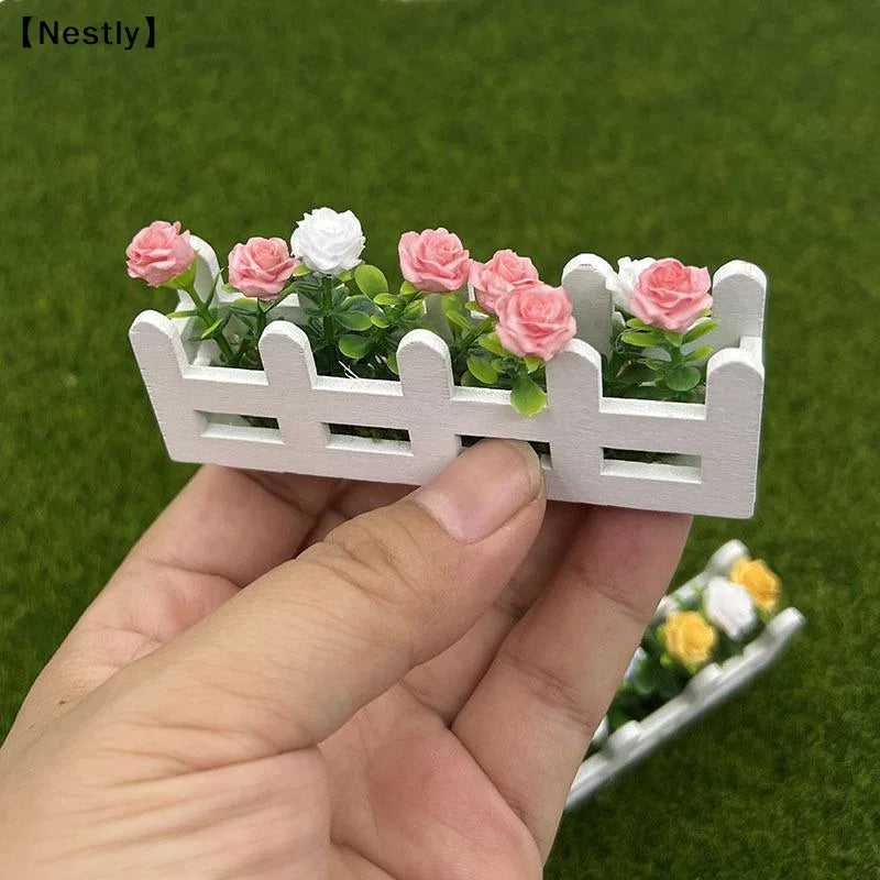 miniature clôture fleurs roses artificielles feuilles vertes décoration jardin blanc marron miniature
