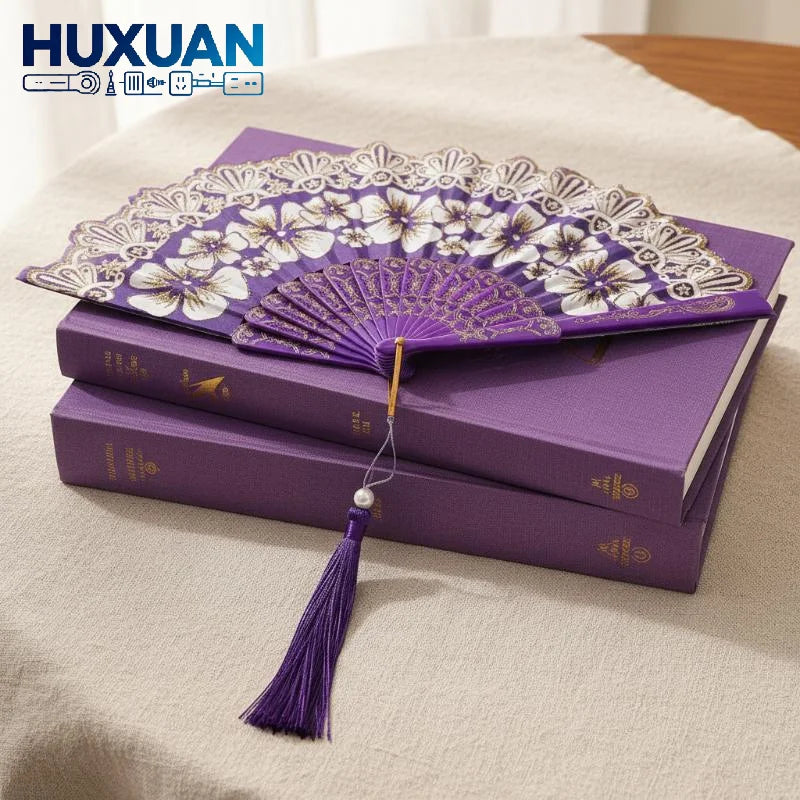 éventail violet fleurs blanches dentelle pompon élégant traditionnel festifOpaque Violet Blanc Dentelle Pompon Élégant