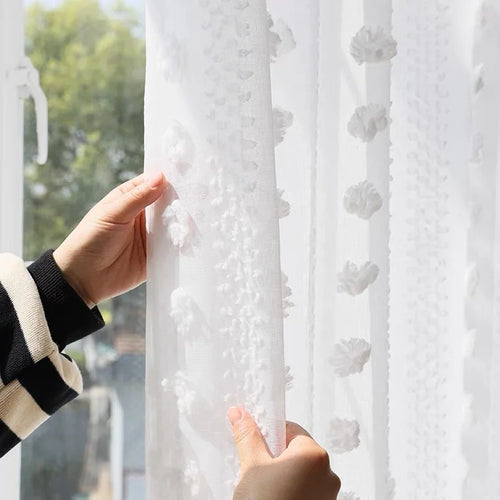 rideau blanc semi transparent motifs fleurs tissu moderne élégant anneaux chambre salonhôtel