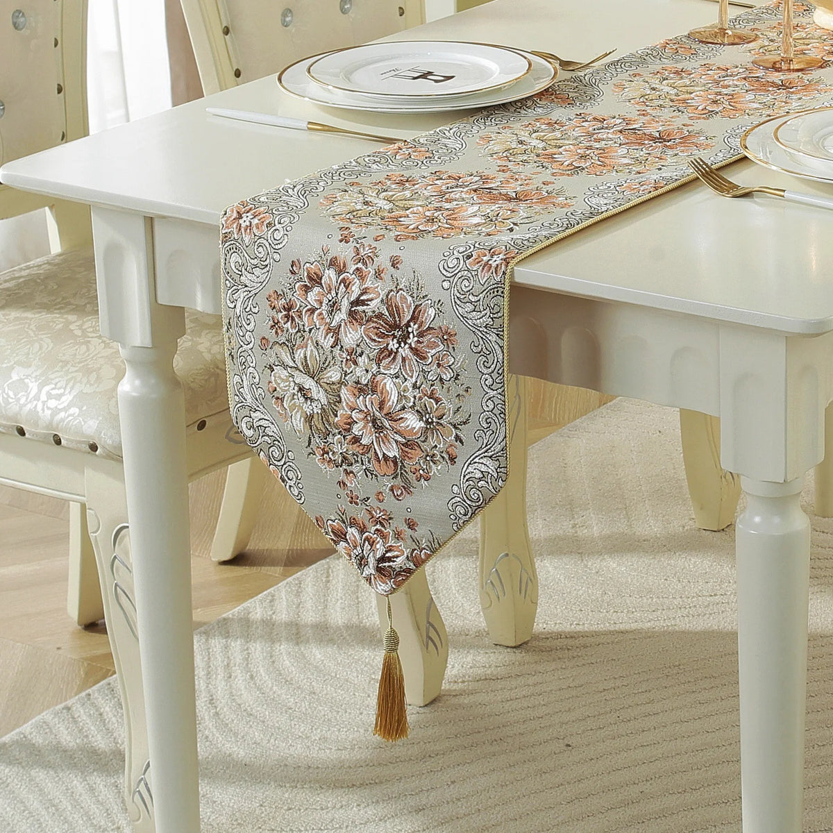 chemin table floral ornements tissu décoratif couleurs variées classique table manger