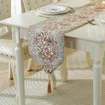 chemin table floral ornements tissu décoratif couleurs variées classique table manger