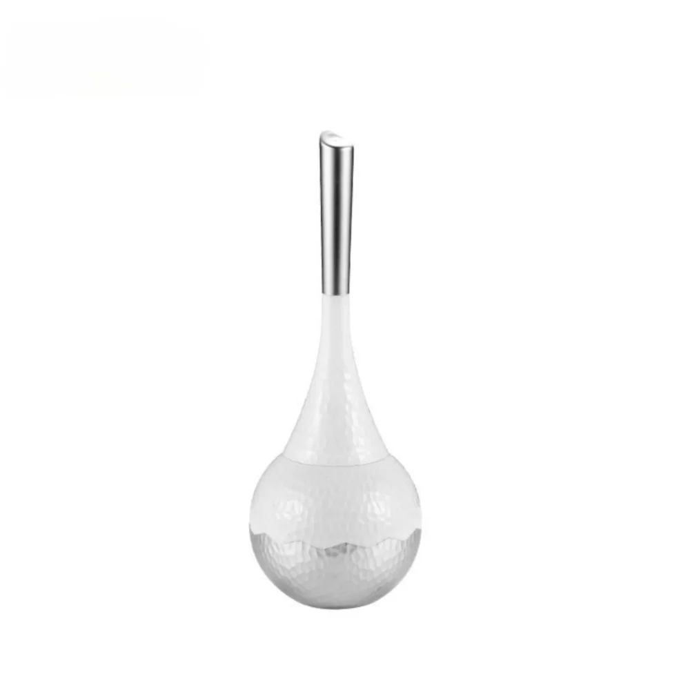 brosse wc moderne or argent noir texture martelée cache brosse grille salon élégant