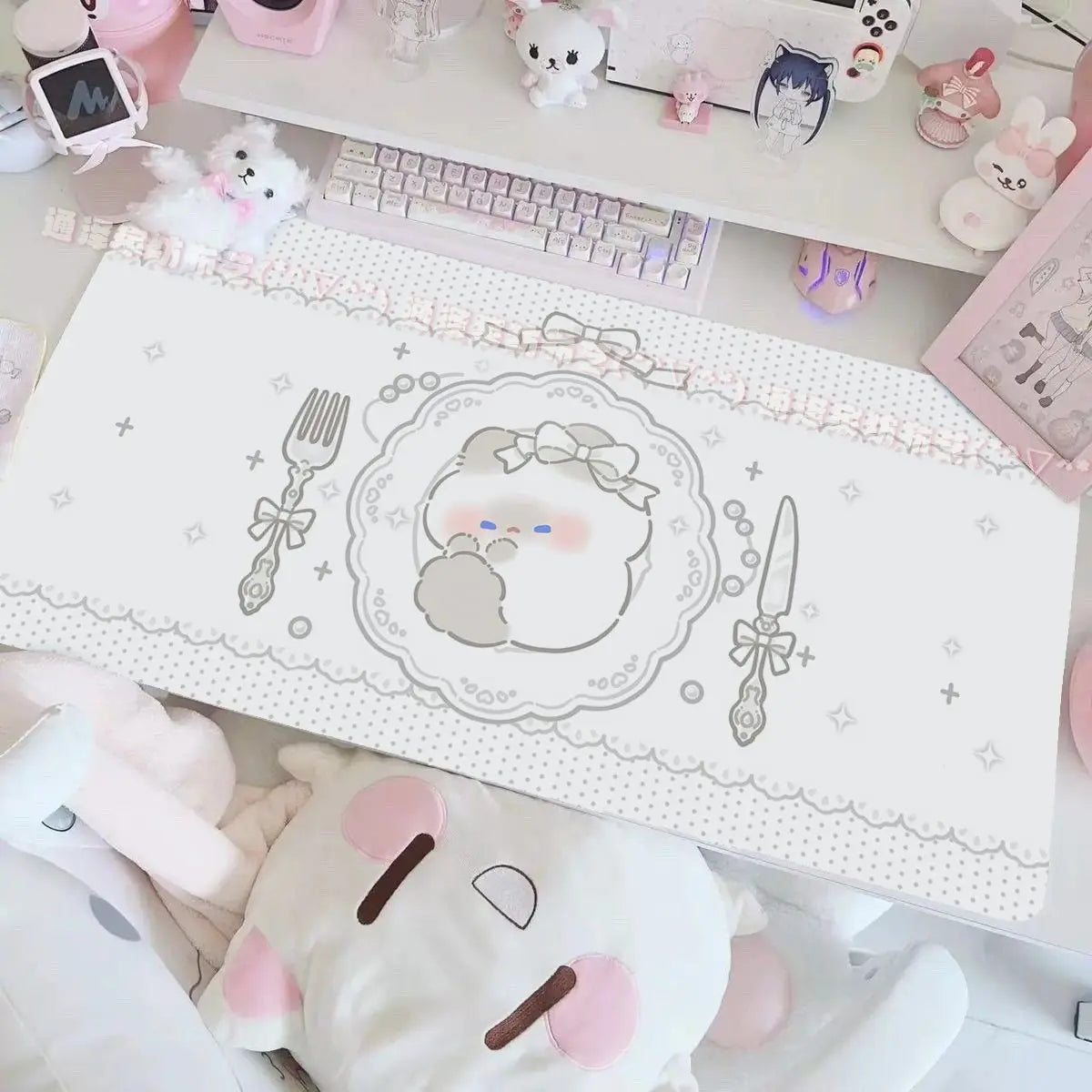 tapis kawaii rose clair dessin animé personnages cœur bordure dentelée imperméable antidérapant