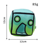 peluche cube dessin animé visage sourire couleur rouge jaune vert rose bleu noir