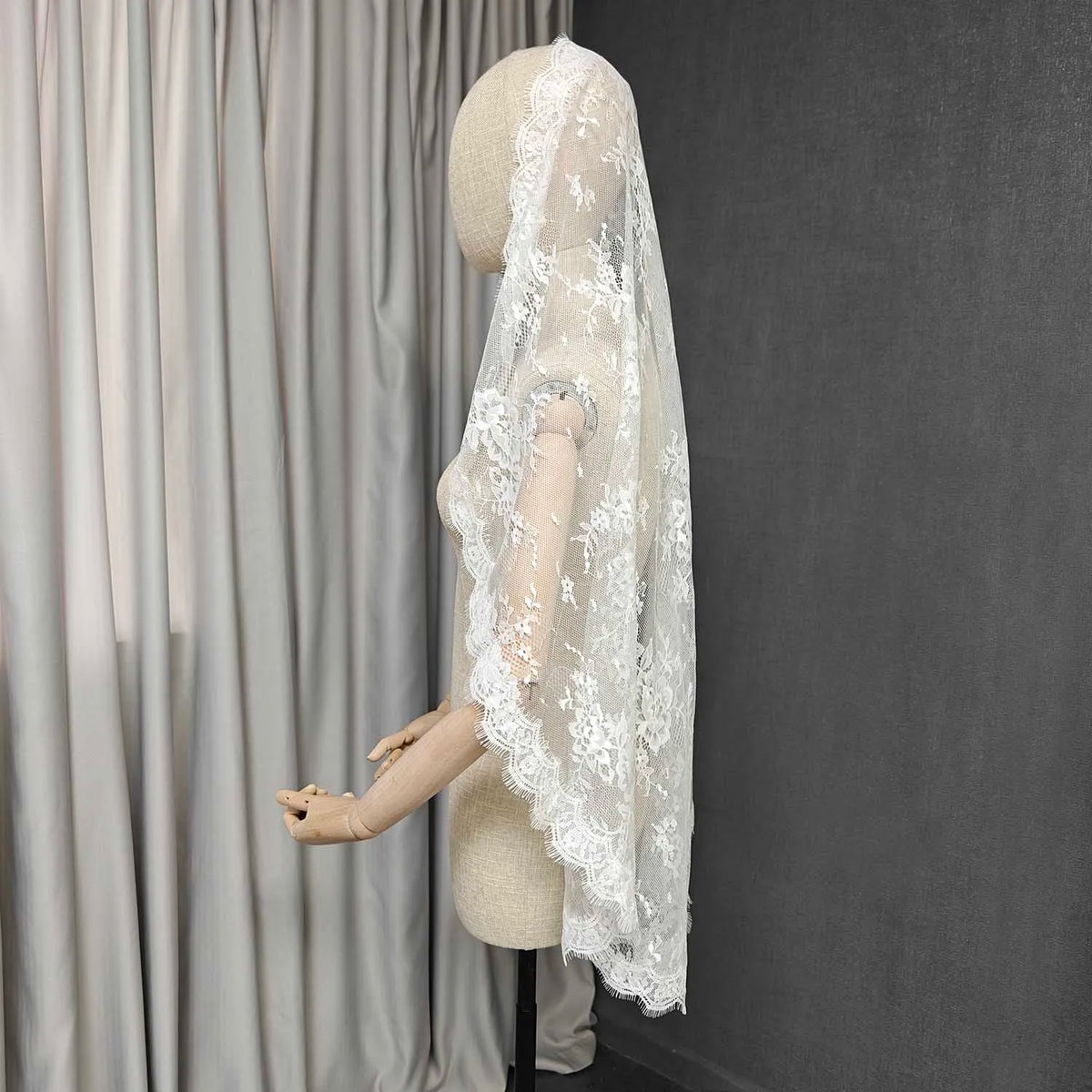 voile mariée blanc broderie florale classique clips métalliques ivory monocouche dài đến cùi