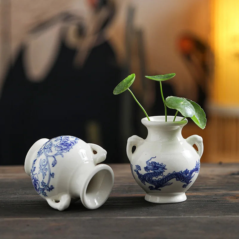 vases céramique bleu blanc fleurs dragons ornement étagère chambre salon table classique