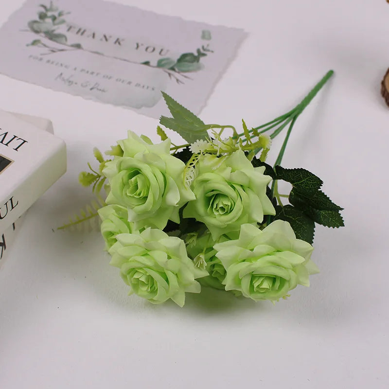 décoration intérieure bouquet artificiel roses soie classique blanc violet noir
