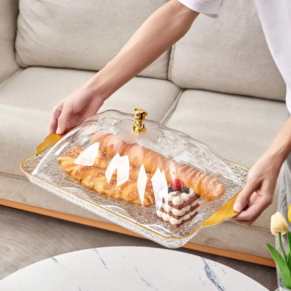 assiettes transparentes dorées couvercles poignées modernes élégantes réutilisables maison présentation desserts boissons