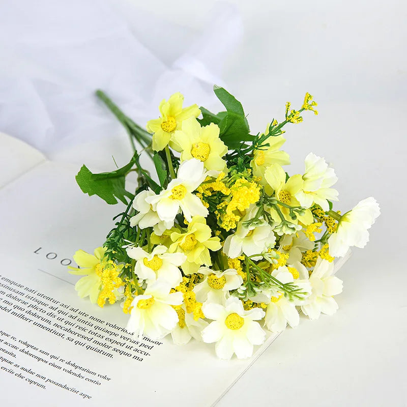 bouquet fleurs artificielles multicolores petites fleurs centre jaune feuilles vertes naturel decoration maison fournissoires