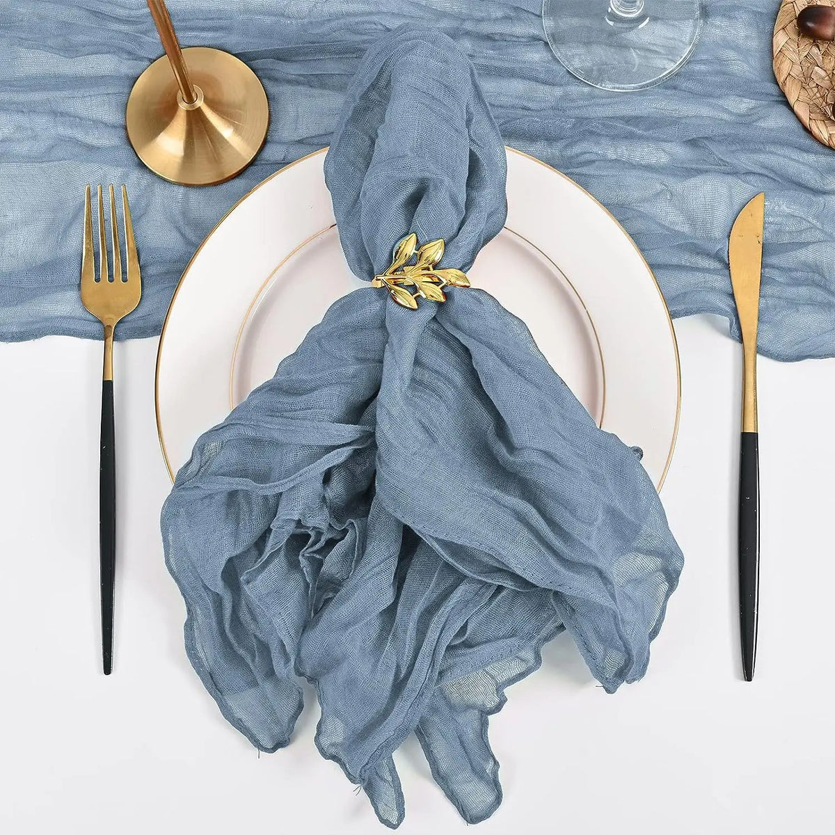 serviettes gaze coton bleu clair rayures fines élégantes mariage table décoration rustic farmhouse