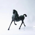 décoration maison sculpture cheval métal vert foncé moderne stylisée livres cadeau anniversaire mariage