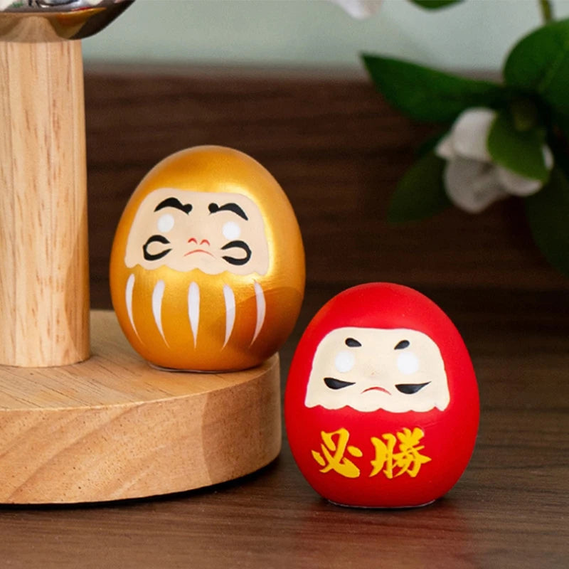 statuette japonaise daruma orange rouge noir vert violet rose blanche bonheur traditionnelle maison