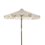 parasol extérieur moderne bohème 250cm diamètre franges macramé pompons tressage ajouré opaque bois clair