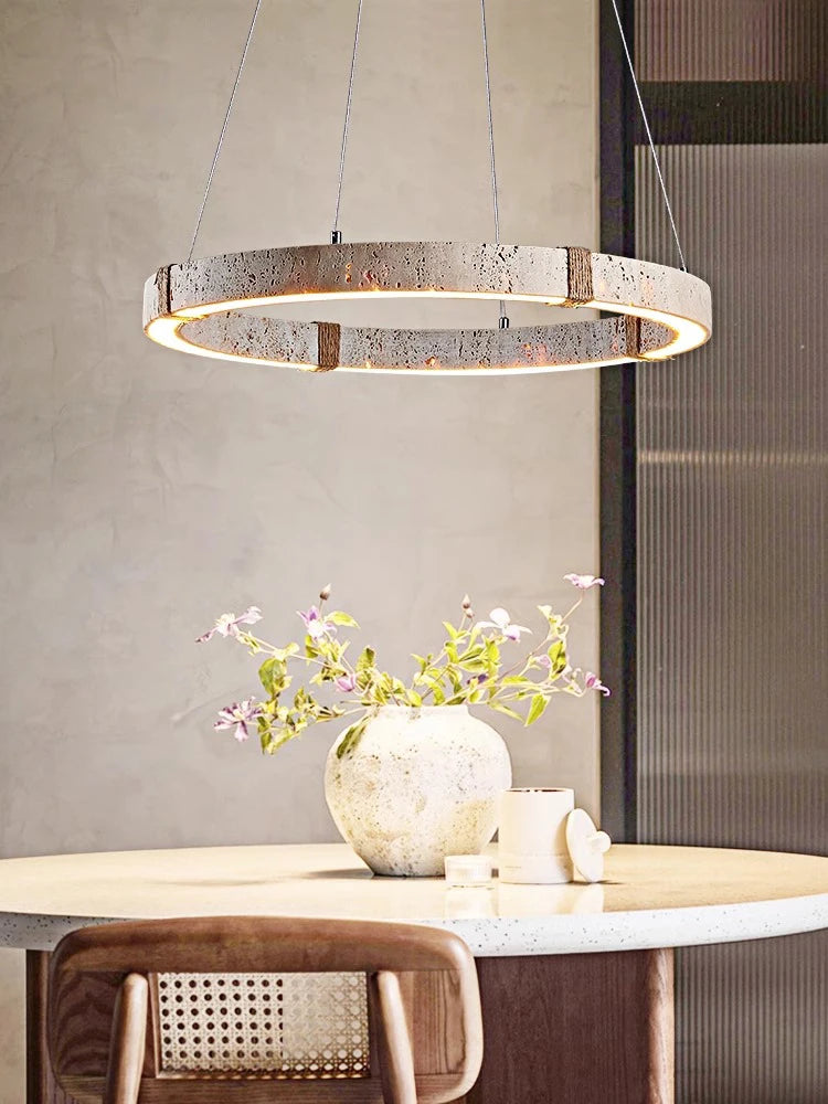suspension lumineuse moderne blanc beige gris texture naturelle fixée chaînes métalliques
