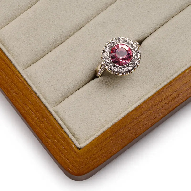 boîte bijoux bois marron clair classique rangement anneaux simili cuir 16x18cm