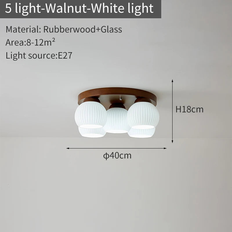 lampe moderne bois blanc abat jour verre motifs plissés éclairage chambre coucher