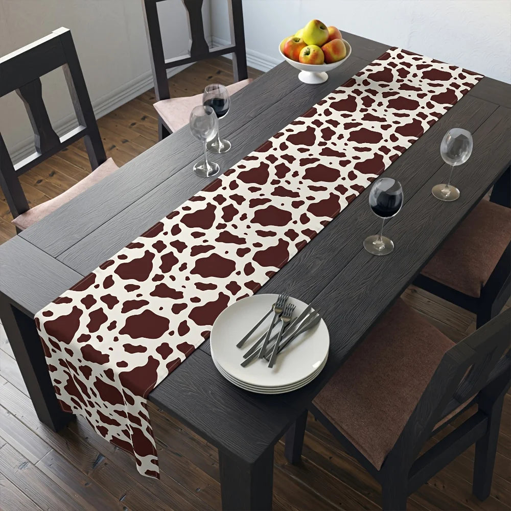 nappe rectangulaire marron peau vache motif damier decoration intérieure rustique fleurs fruits assiettes serviettes