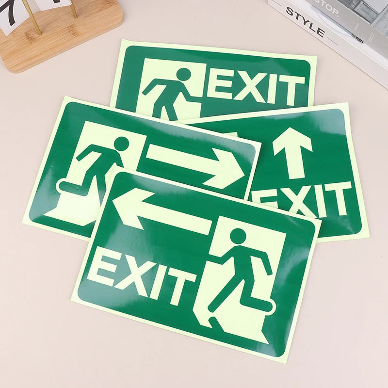 panneau sortie lumineux sécurité vert blanc symbole personne flèches exit graphique moderne évacuation incendie