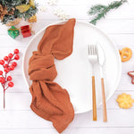 serviettes plissées coton marron rose bleu rouge minimalistes clips dorés mariage fête famille