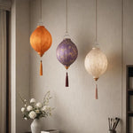 lanternes traditionnelles imprimées fleurs dorées opaques couleurs vives tissu anniversaire noël fêtes