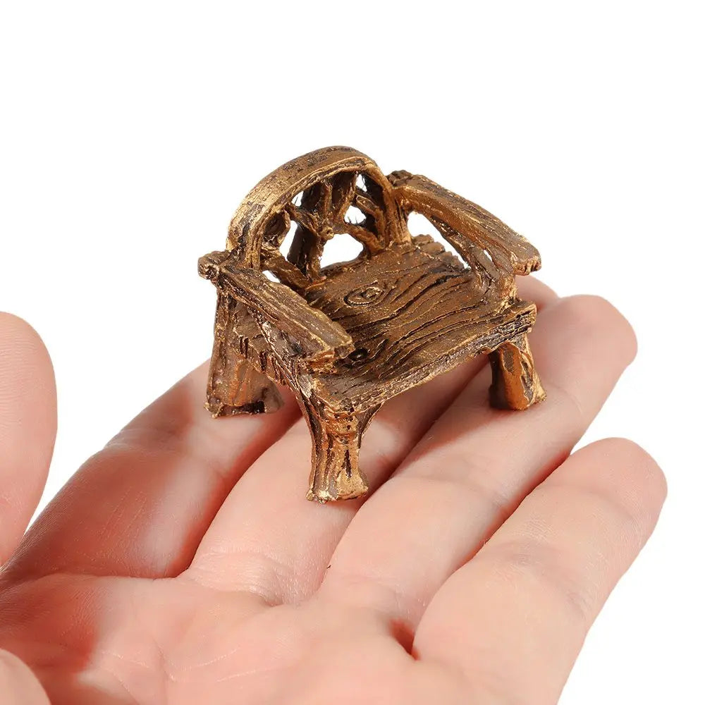 meubles jardin miniature banc fauteuil table tronc arbre champignons clôture rouge marron rustique féerique