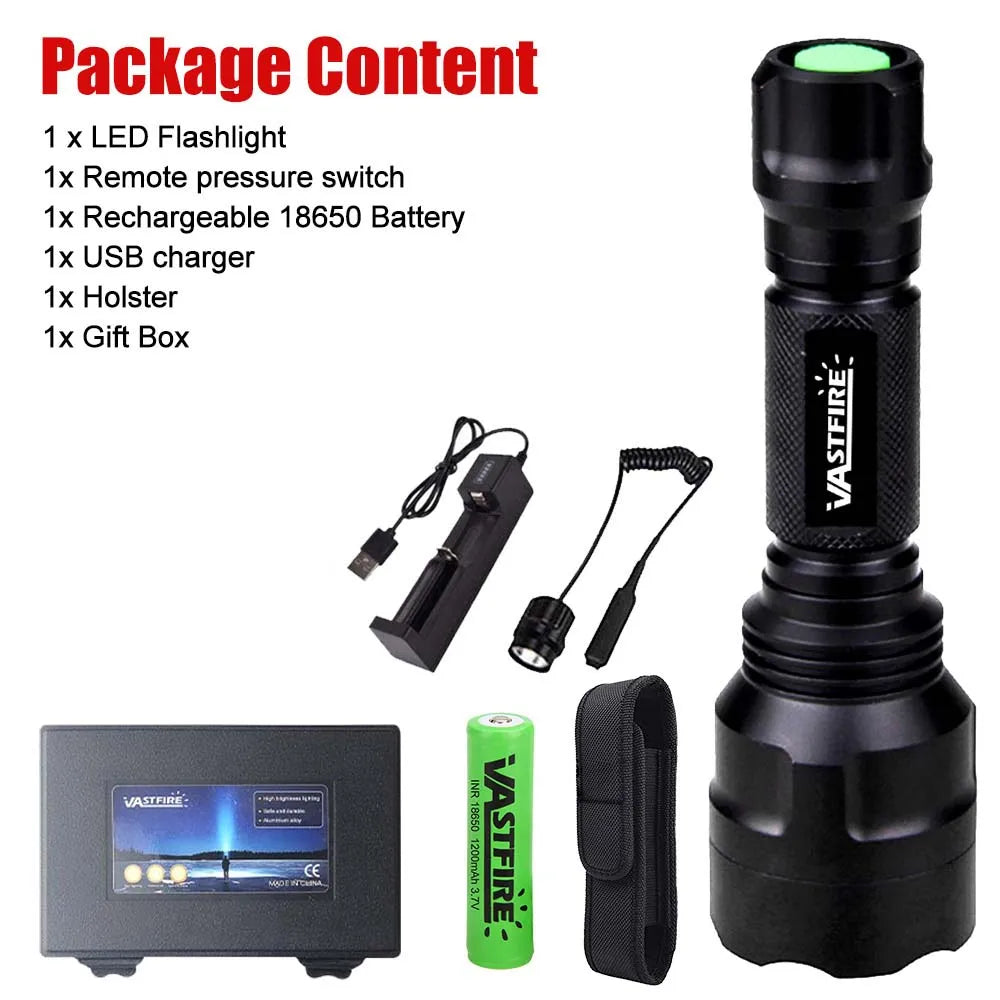 lampe torche noire led rechargeable lumiere intense texturée moderne batterie chargeur cordon