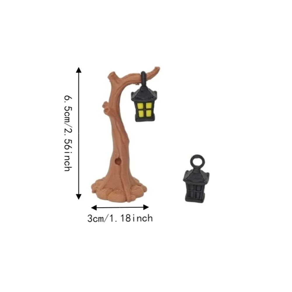 lanterne décorative miniature tronc naturel détails dorés suspendue brunes dorées forêt