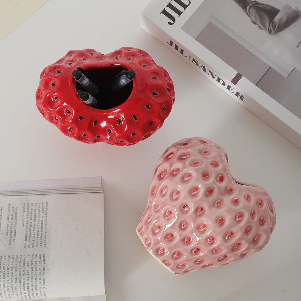 vase céramique moderne rouge rose fraises relief decoration maison creative fruit