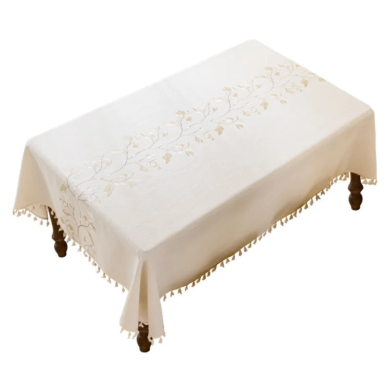 nappe table imperméable brodée fleur classique beige tassellettes hiver automne ramadan maison mariage