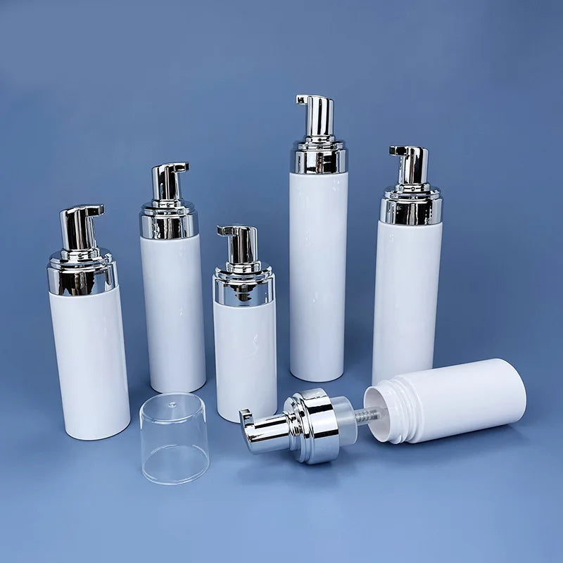 flacon cosmétique blanc mat pompe distributeur savon mousse rechargeable salle bain
