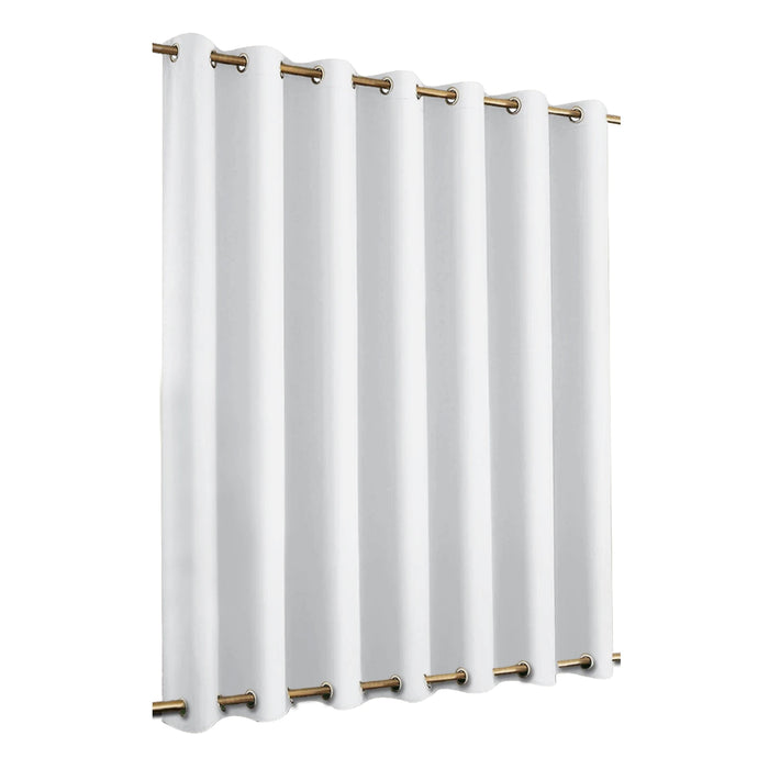 Rideau opaque blanc avec œillets, élégant et moderne, idéal pour un salon ou une chambre, offrant une belle luminosité et une ambiance paisible tout en préservant l'intimité.