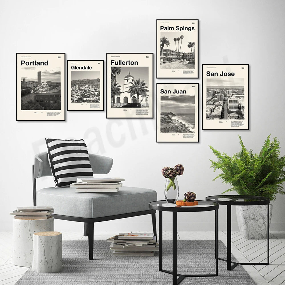 Une collection de photographies encadrées représentant différentes villes de Californie, créant un style visuel moderne et élégant dans cette salle de séjour.