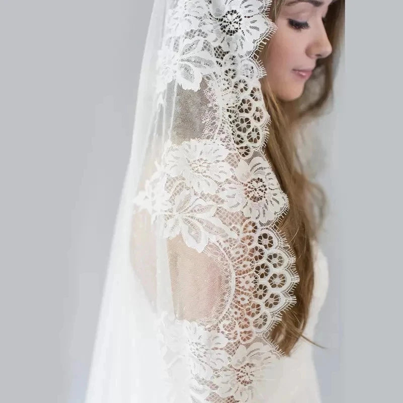 voile mariée longue dentelle florale blanc ivoire cathédrale mariage classique clips