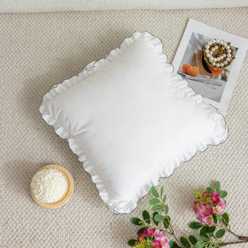 housse coussin dentelle blanche forme cœur carré décoration romantique maison fleurs artificielles photo encadrée