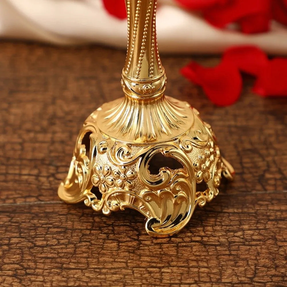 bougeoirs or argent ornements floraux classique baroque décoration intérieure support bougie nouveau post moderne