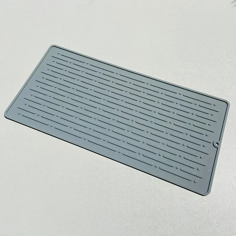 tapis cuisine silicone noir gris vert orange rayures horizontales adhésif anti dérapant rectangle moderne
