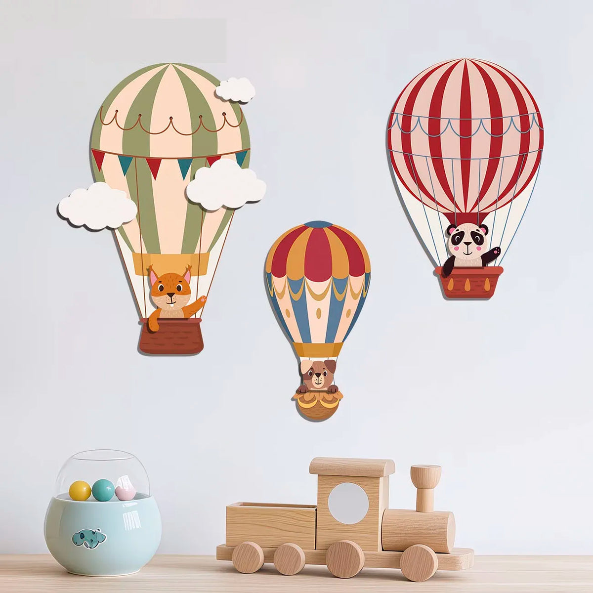 décorations murales bois ballons air chaud rayures nuages animaux mignons vert beige rouge blanc