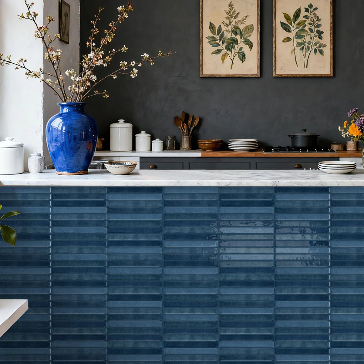 panneau décoratif mural bleu marine rayures verticales moderne adhésif facile