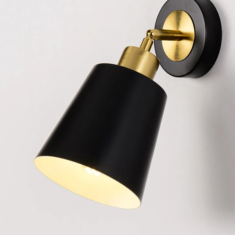 lampe murale led moderne noire dorée simple salon chambre coucher