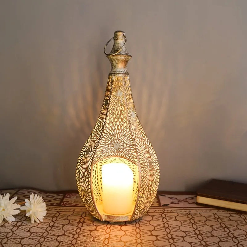 lanterne artisanale dorée ornements géométriques bougie suspendue traditionnelle noël anniversaire