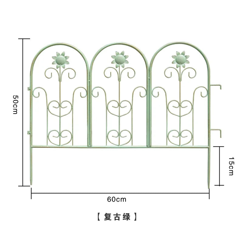 clôture jardin fer forgé art nouveau décorative fleurs cœurs bleu blanc