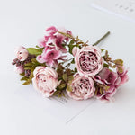 décoration intérieure bouquet fleurs artificielles pivoine rose blanche rouge romantique élégant vase transparent jardins