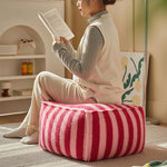 coussin carré laine rayé rouge blanc noir décoration maison confortable siège repos pied