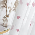 rideau tulle transparent coeurs roses moderne anneaux inclusion blanche chambre fille