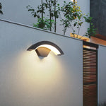 Applique murale LED allumée en blanc chaud pour éclairage extérieur