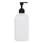 distributeur savon liquide noir blanc rayures moderne pompe pression étiquette bois savon shampoo conditioner