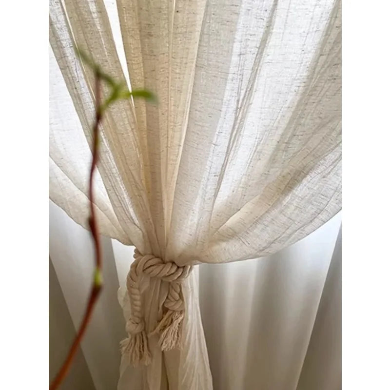 rideau moderne minimaliste beige clair rayures fines semi transparent fenêtre